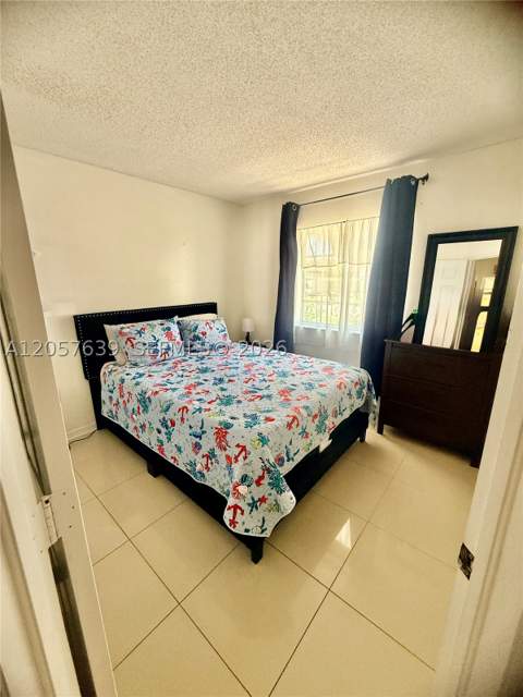 18300 SW 143rd Ct, Miami FL - photo 11 of 32