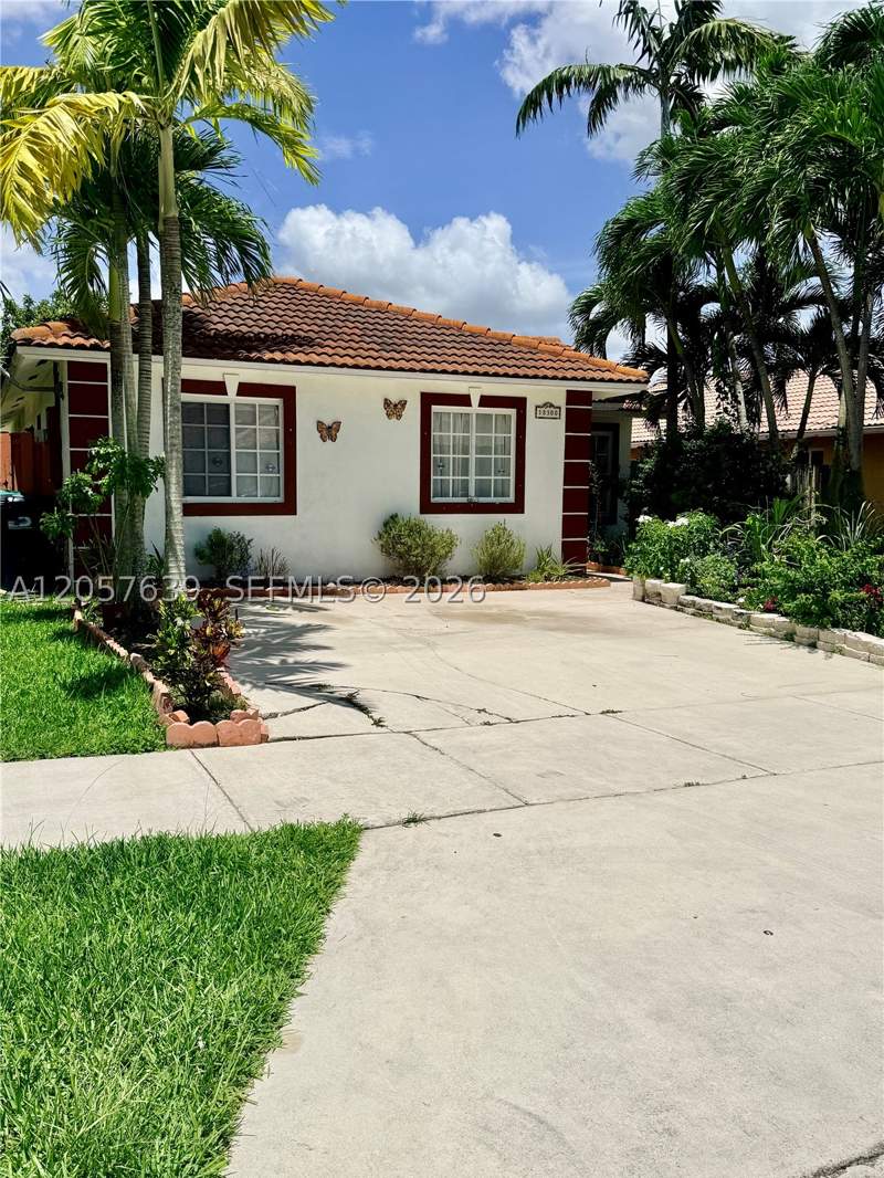 4 bedroom SingleFamilyResidence at 18300 SW 143rd Ct, Med Gardens Sec 2, Miami — photo 4