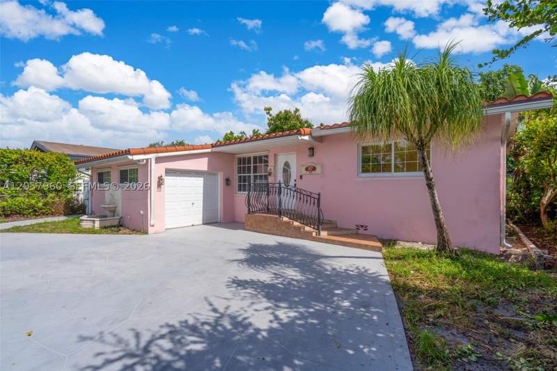 3 bedroom SingleFamilyResidence at 267 E 56th St, Jai-Alai Heights, Hialeah — photo 3