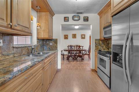 267 E 56th St, Hialeah FL - photo 8 of 39