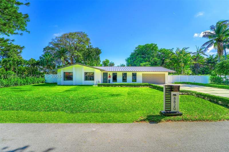 5 bedroom SingleFamilyResidence at 8820 SW 182nd Ter, Bel Aire Sec 20, Palmetto Bay — photo 2