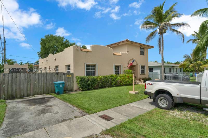 6 bedroom SingleFamilyResidence at 2204 SW 11th Ter, Byan Park, Miami — photo 2