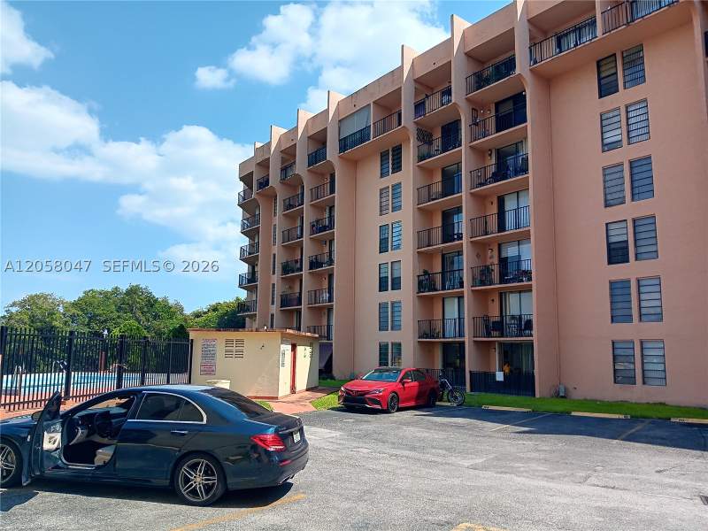 1 bedroom Condominium at 9688 Fontainebleau Blvd 502, Golfview Cl Fontainbl Pk, Miami — photo 3