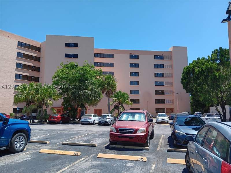 1 bedroom Condominium at 9688 Fontainebleau Blvd 502, Golfview Cl Fontainbl Pk, Miami — photo 4