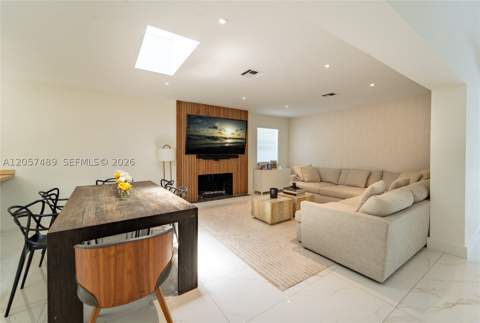 1777 Daytonia Rd, Miami Beach FL - photo 8 of 32