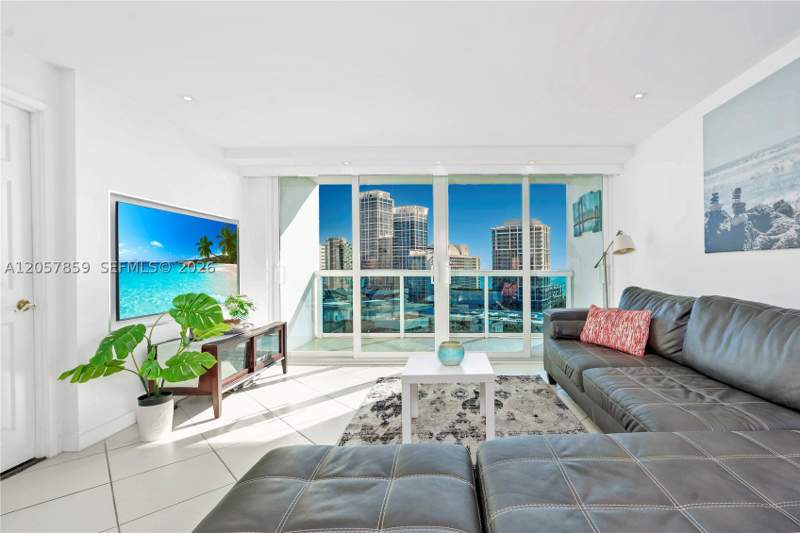 1 bedroom Condominium at 6770 Indian Creek Dr 15T, Aquasol Condo, Miami Beach — photo 2