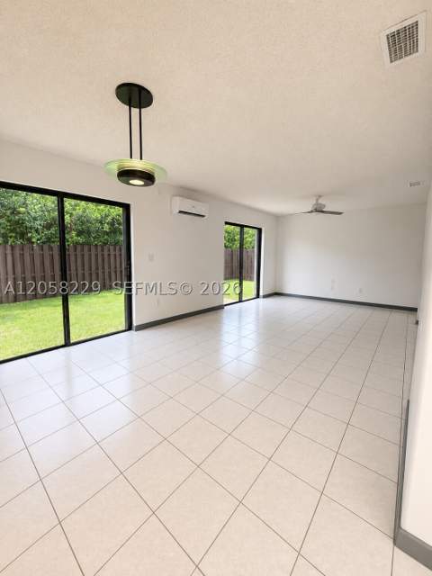 14720 SW 106th Ter, Miami FL - photo 9 of 30