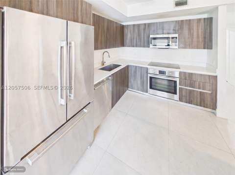 488 NE 18th St 203, Miami FL - photo 8 of 25