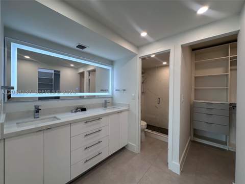 100 Bayview Dr 317, Sunny Isles Beach FL - photo 15 of 30