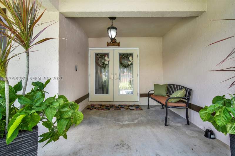 4 bedroom SingleFamilyResidence at 20533 SW 132nd Ave, Valencia Grove, Miami — photo 4