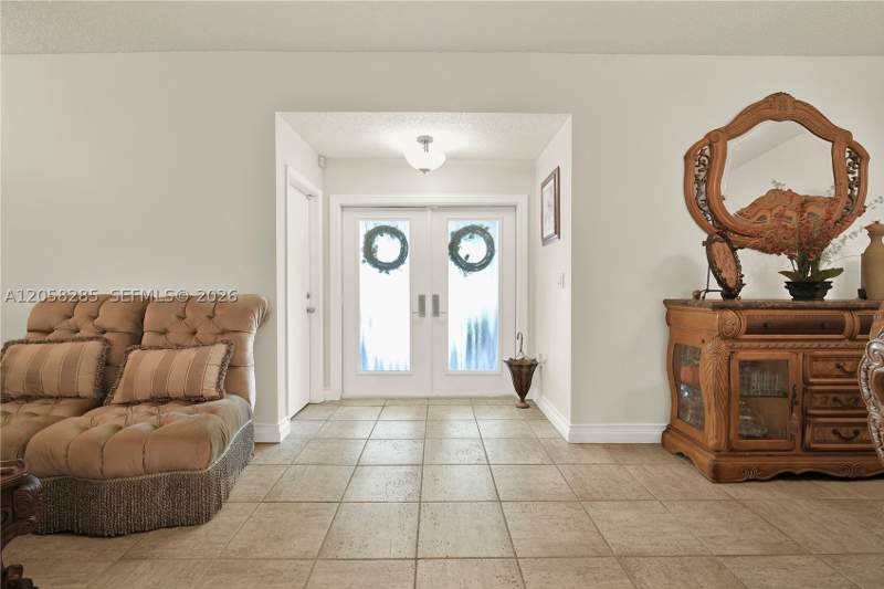 4 bedroom SingleFamilyResidence at 20533 SW 132nd Ave, Valencia Grove, Miami — photo 5