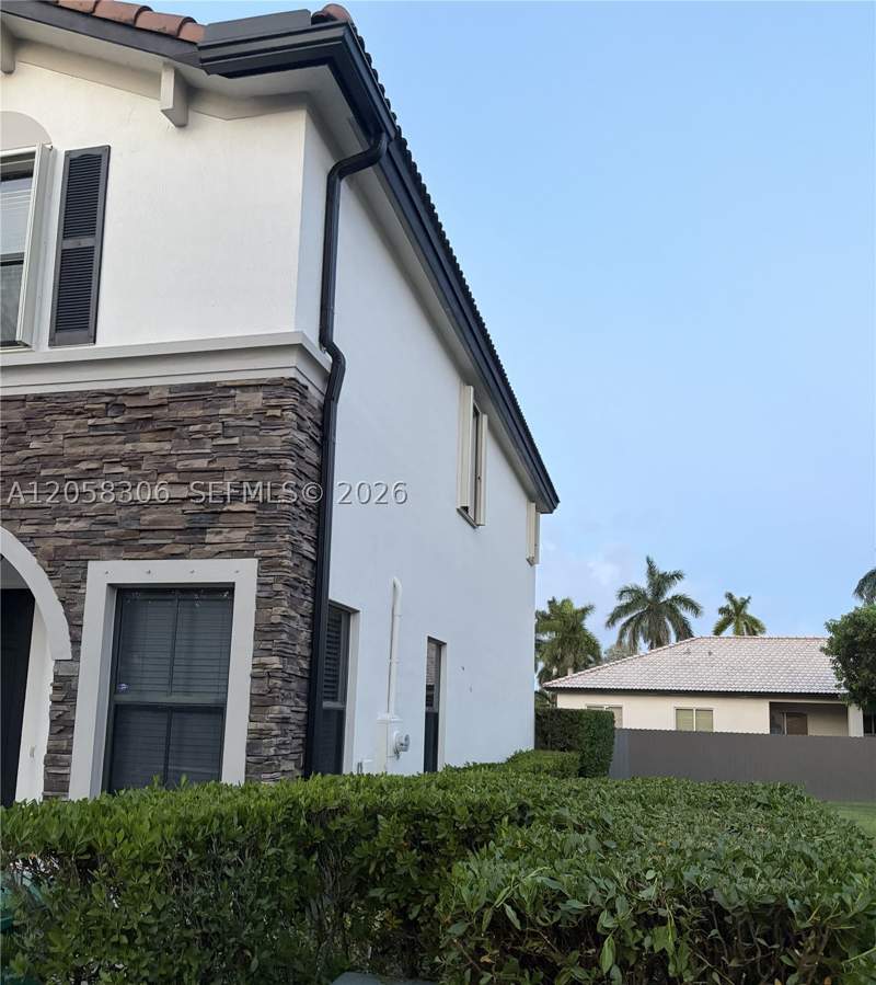 4 bedroom Townhouse at 4221 SW 164th Ct, Interlaken, Miami — photo 2