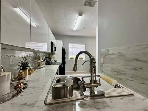 5640 NW 115th Ct 206, Doral FL - photo 9 of 49