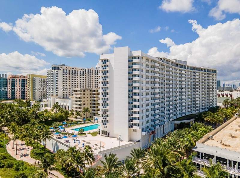 1 bedroom Condominium at 100 Lincoln Rd 602, The Decoplage Condo, Miami Beach — photo 2