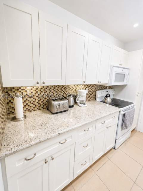 100 Lincoln Rd 602, Miami Beach FL - photo 7 of 32