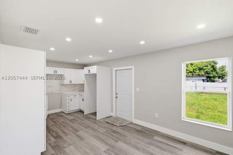 2288 W 4th Ct, Hialeah FL - photo 7 of 31