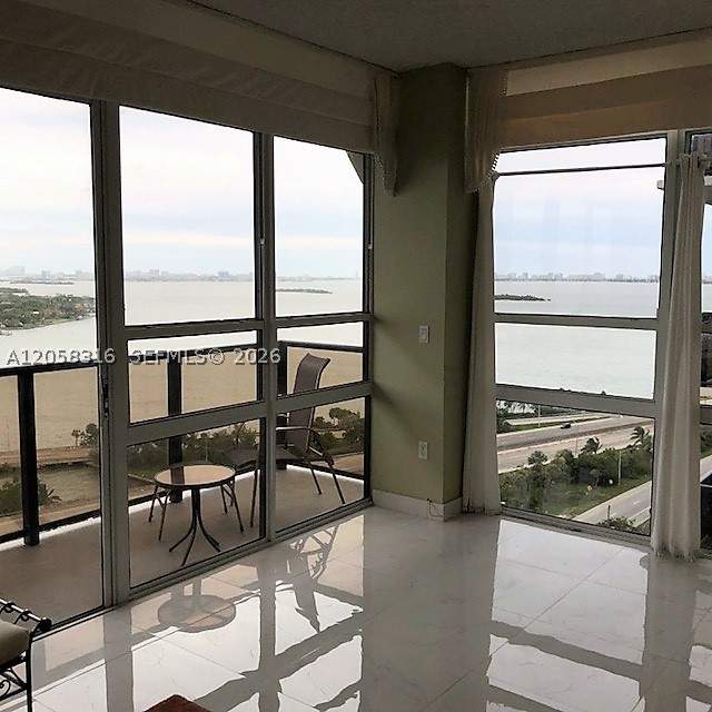2 bedroom Condominium at 600 NE 36th St T1, Charter Club Condo, Miami — photo 5