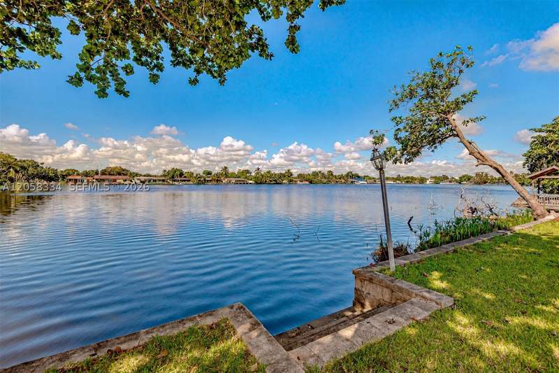 3 bedroom SingleFamilyResidence at 20950 NE 25th Ct, Sunswept Isle, Aventura — photo 2