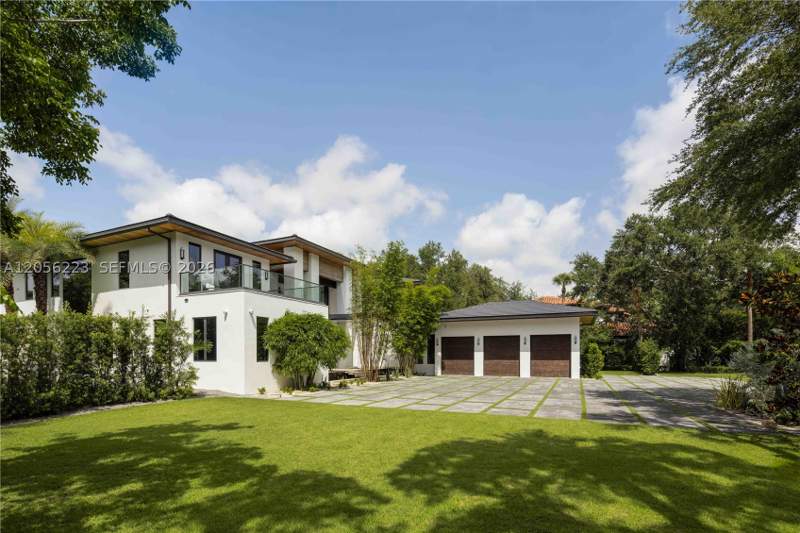 7 bedroom SingleFamilyResidence at 6540 SW 123rd St, Town & Country Estates, Pinecrest — photo 3
