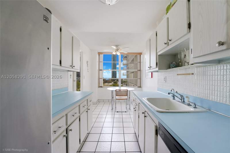 2 bedroom Condominium at 231 174th St 617, Winston Towers 400 Condo, Sunny Isles Beach — photo 5