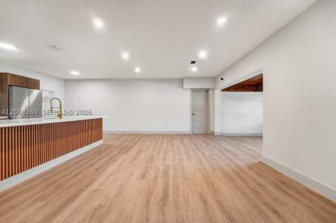 450 NW 140th St, Miami FL - photo 6 of 26