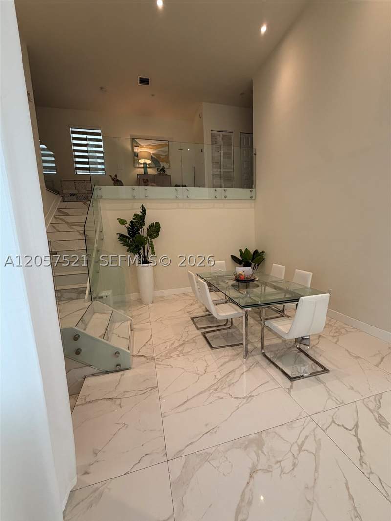 4 bedroom SingleFamilyResidence at 10218 NW 76th Ter, Grand Bay South Estates, Doral — photo 4