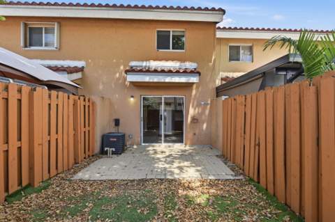 541 NW 82nd 377, Miami FL - photo 24 of 26