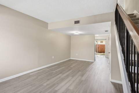 541 NW 82nd 377, Miami FL - photo 6 of 26