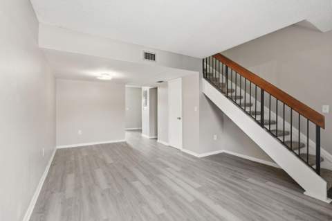 541 NW 82nd 377, Miami FL - photo 7 of 26