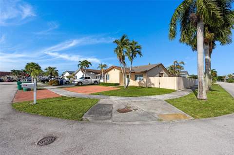 1616 SW 137th Pl, Miami FL - photo 14 of 47