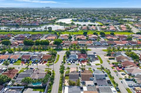 1616 SW 137th Pl, Miami FL - photo 7 of 47