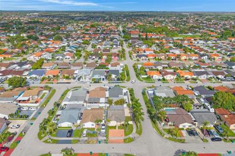 1616 SW 137th Pl, Miami FL - photo 8 of 47