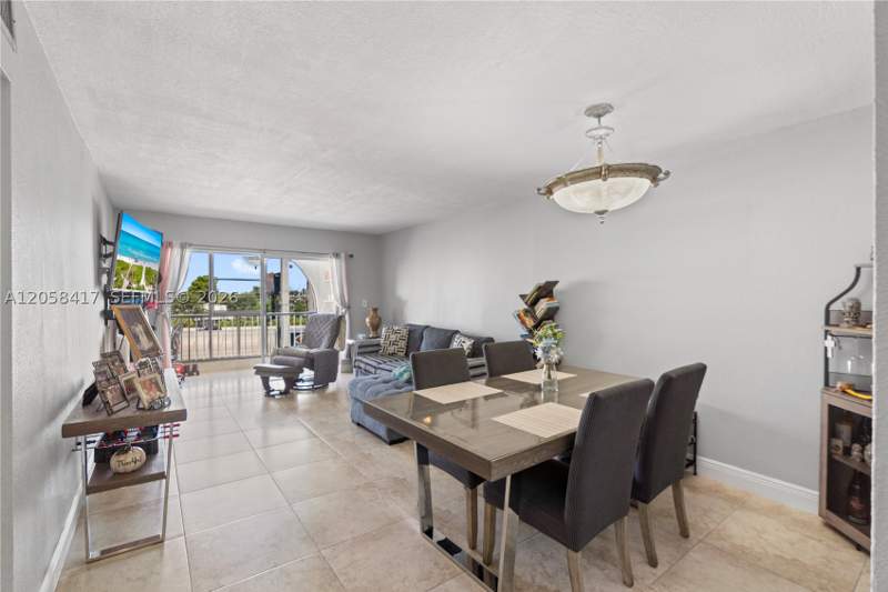 2 bedroom Condominium at 6215 W 20th Ave 402, Andes Condo, Hialeah — photo 2