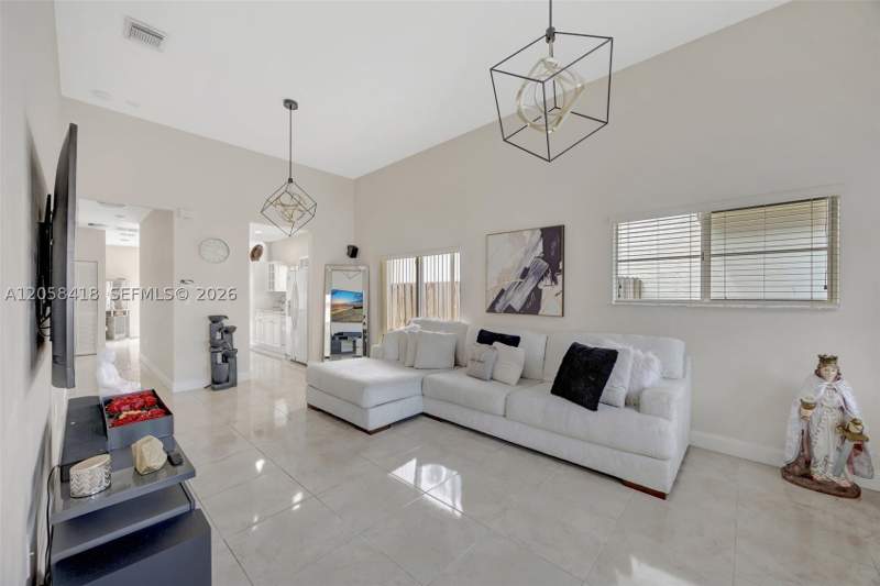 3 bedroom SingleFamilyResidence at 1130 NE 41st Ave, Marianas Homes, Homestead — photo 2