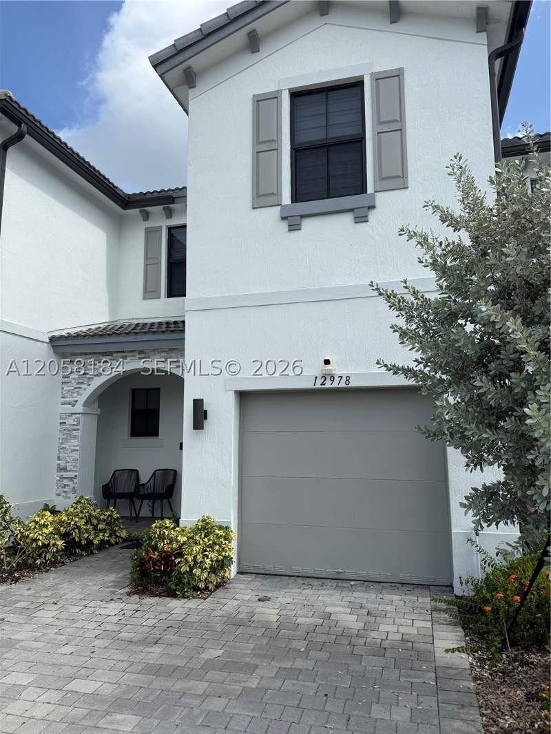 3 bedroom Townhouse at 12978 SW 286th Ter, Cambridge Estates First A, Homestead — photo 2