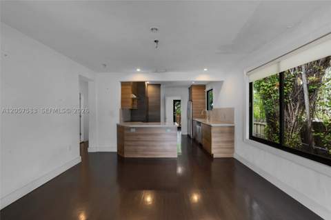 7020 NE 5th Ave, Miami FL - photo 12 of 55