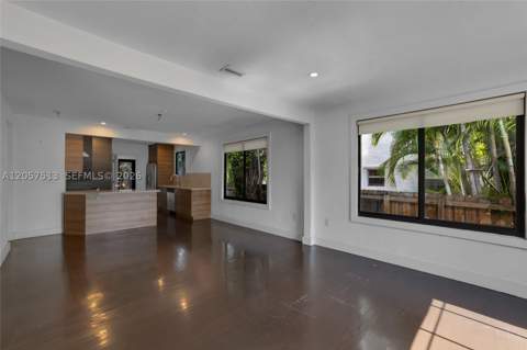 7020 NE 5th Ave, Miami FL - photo 6 of 55