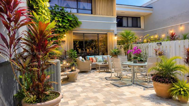 4 bedroom Condominium at 329 Poinciana Dr 909, Poinciana Is Yt & Rcq Clu, Sunny Isles Beach — photo 3