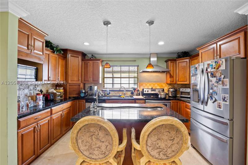 3 bedroom SingleFamilyResidence at 15330 SW 170th Ter, Kessler Grove Sec 1, Miami — photo 4