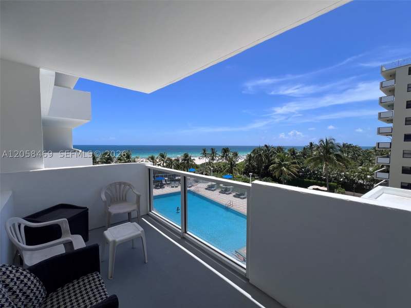 1 bedroom Condominium at 100 Lincoln Rd 542, The Decoplage Condo, Miami Beach — photo 2