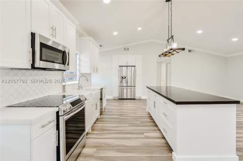 6320 NW 199th St, Hialeah FL - photo 11 of 31