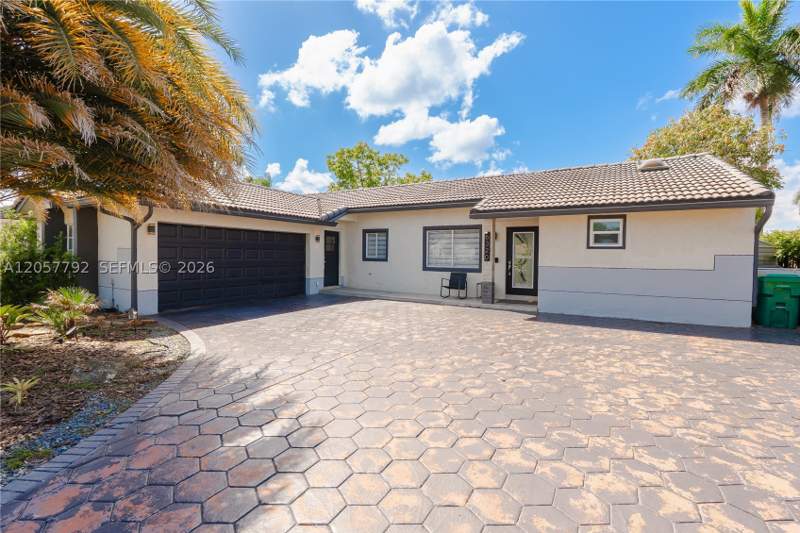 3 bedroom SingleFamilyResidence at 6320 NW 199th St, Country Lake Manors, Hialeah — photo 2
