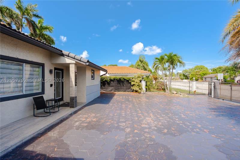 3 bedroom SingleFamilyResidence at 6320 NW 199th St, Country Lake Manors, Hialeah — photo 4
