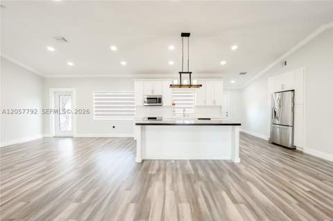 6320 NW 199th St, Hialeah FL - photo 9 of 31