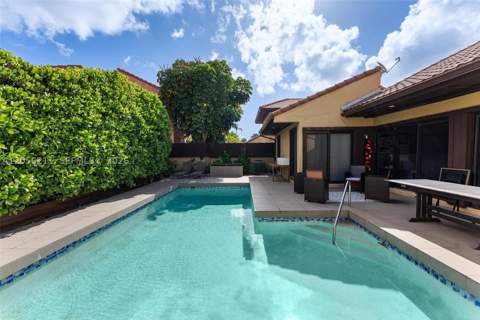 1017 NE 202nd Ln, Miami FL - photo 17 of 21