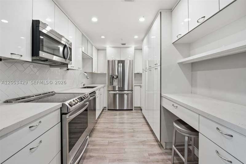2 bedroom Condominium at 90 Edgewater Dr 225, Gables Waterway Towers Co, Coral Gables — photo 4