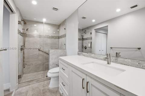 90 Edgewater Dr 225, Coral Gables FL - photo 9 of 20