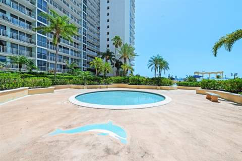 7601 E Treasure Dr 2124, North Bay Village FL - photo 11 of 40