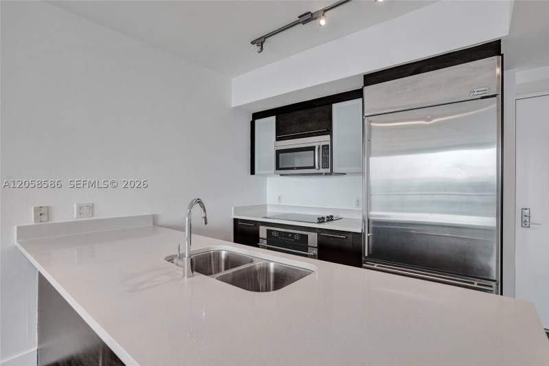 1 bedroom Condominium at 55 SE 6th St 3604, 500 Brickell West Condo, Miami — photo 3