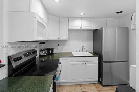 8617 SW 68th Ct 24, Pinecrest FL - photo 14 of 27